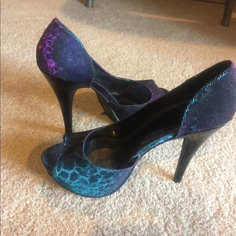 Color Shifting Chinese Laundry Heels